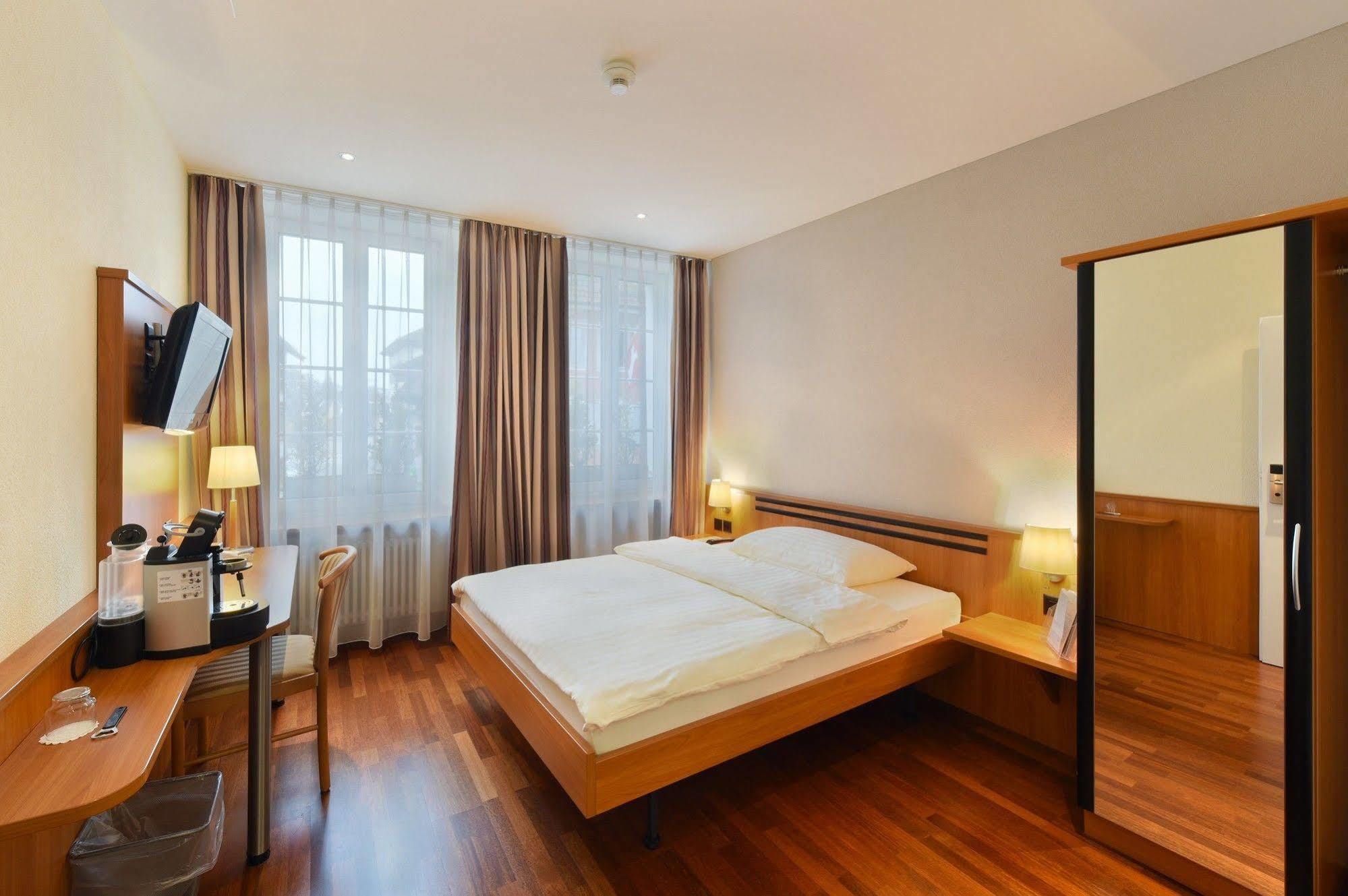 Hotel Engel زوفينجن المظهر الخارجي الصورة